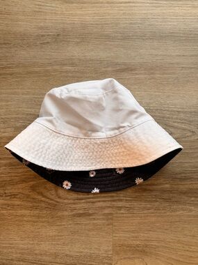 FabFitFun Reversible Bucket Hat
